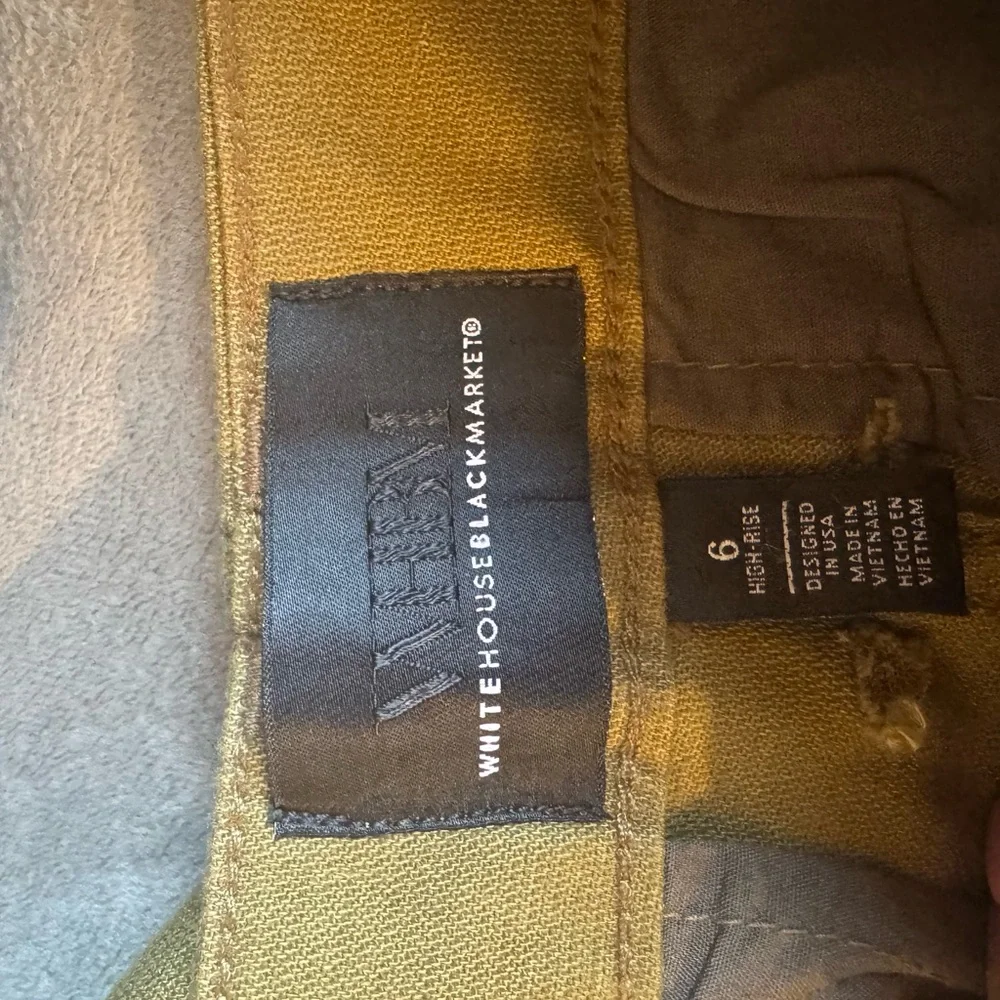 White House Black Market Olive Green relaxed studded Pret ankle pants. - Picture 7 of 9